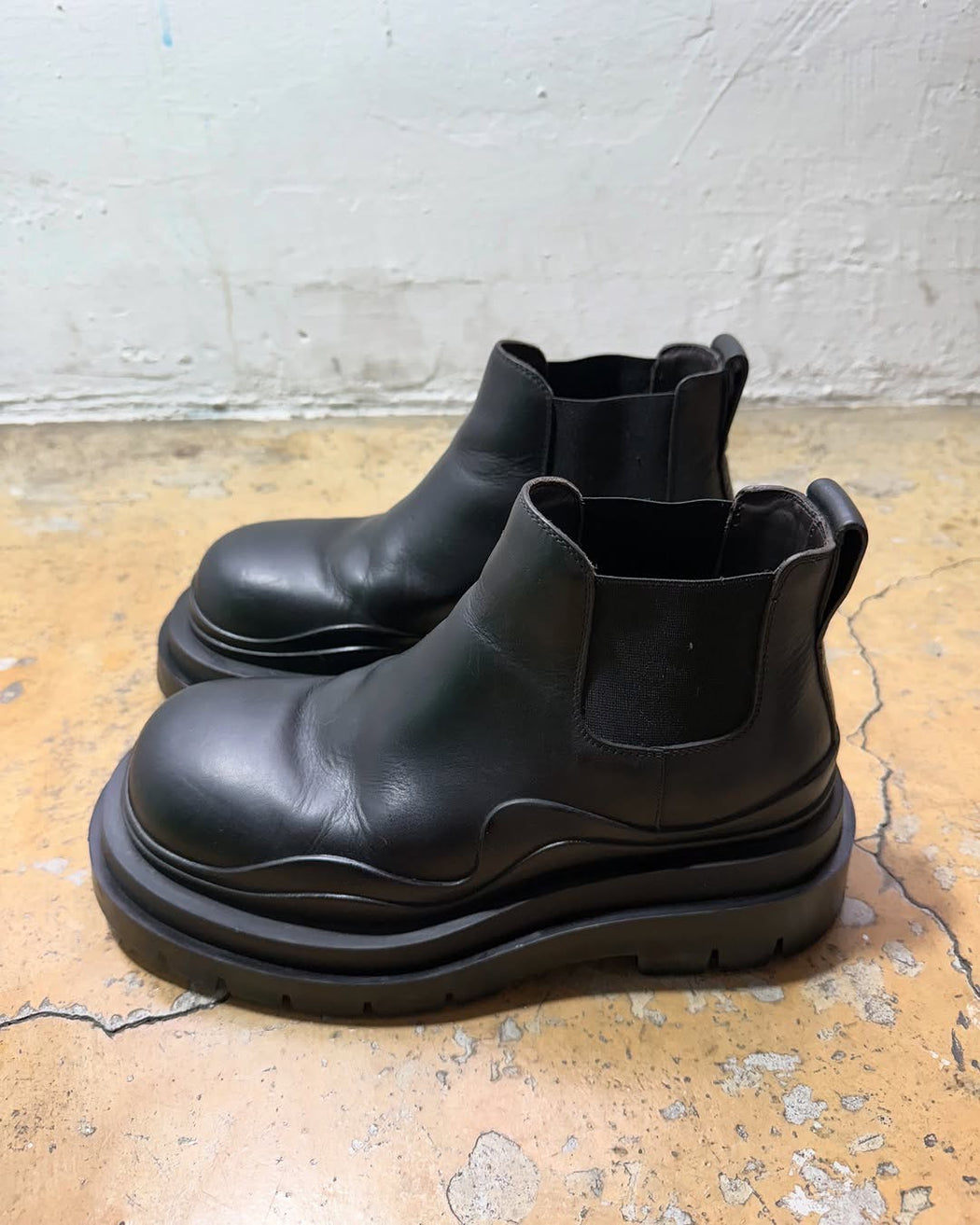 BOTTEGA VENETA BLACK LOW TIRE BOOTS