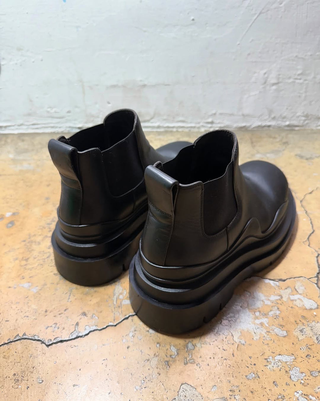BOTTEGA VENETA BLACK LOW TIRE BOOTS
