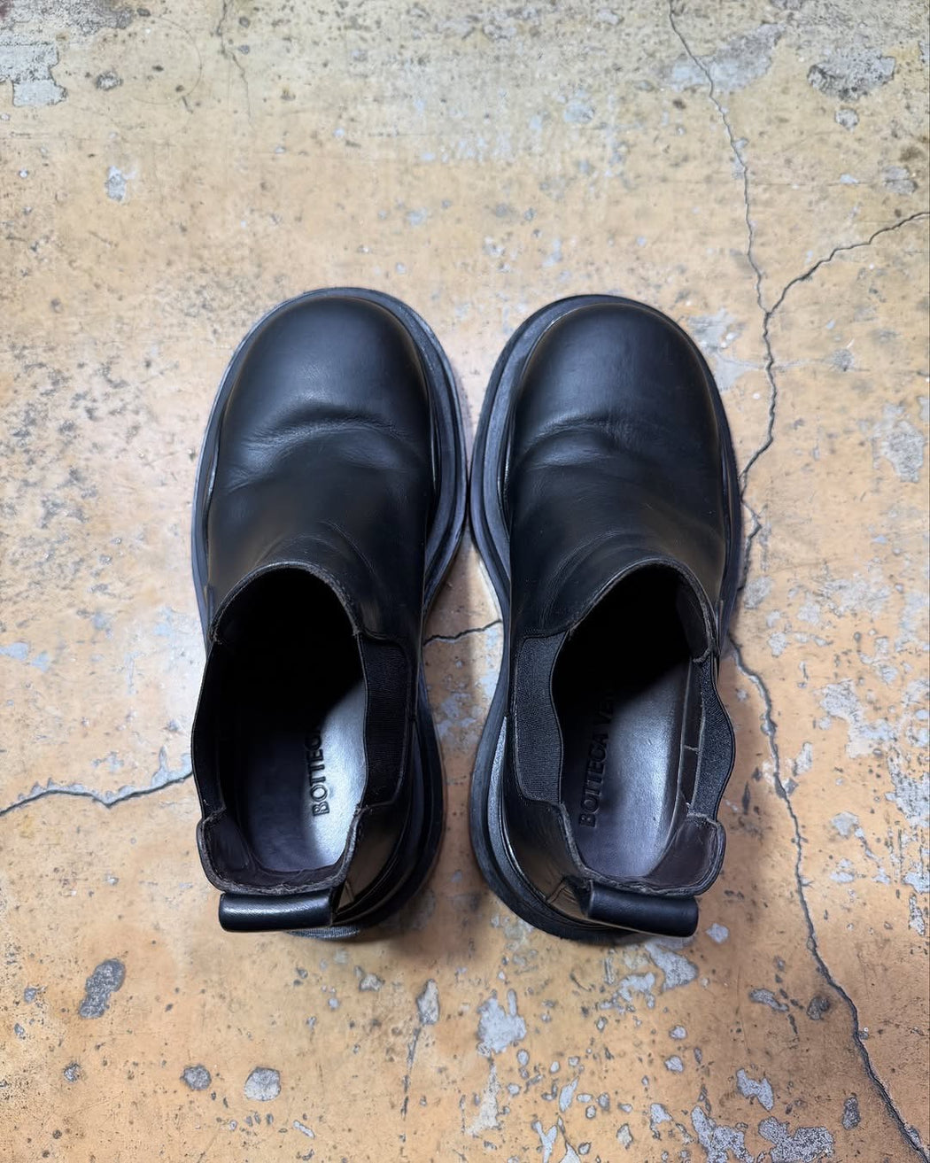 BOTTEGA VENETA BLACK LOW TIRE BOOTS