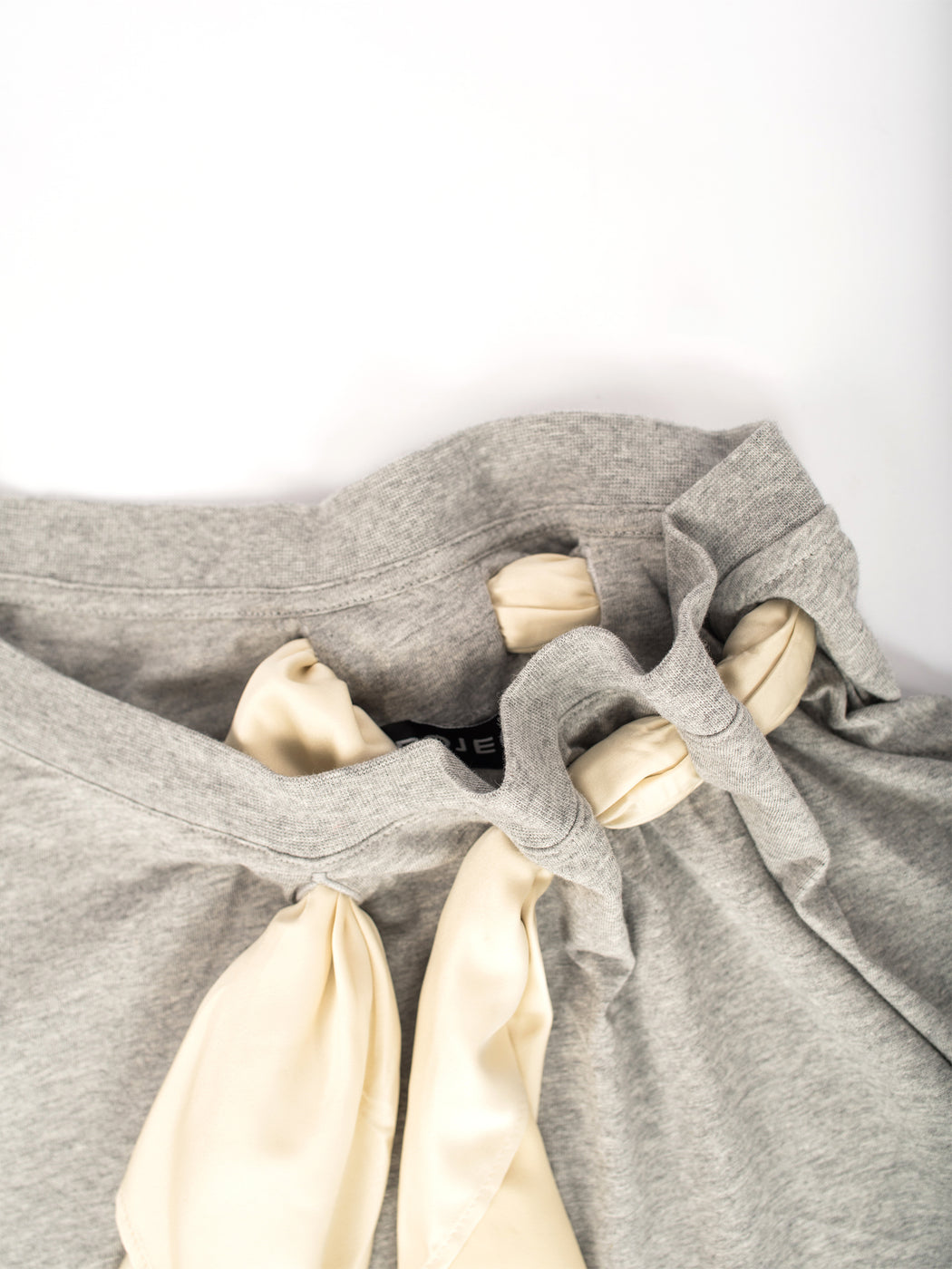 Scarf T-shirt - Grey